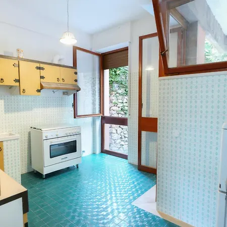 - The Echo Of The Sirens Apartment Capri