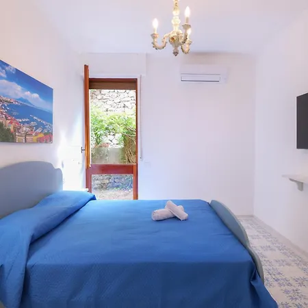 - The Echo Of The Sirens Apartment